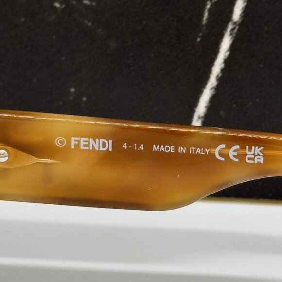 NEW FE40130F 55N FENDI SUNGLASSES SHINY LIGHT HAVANA UNISEX EYEWEAR FENDI - Picture 12 of 13